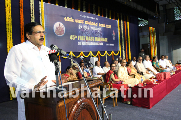 ಸಾಮೂಹಿಕ ಮತ್ತು ಅಂತರ್ಜಾತಿ ವಿವಾಹಗಳಿಂದ ಜಾತೀಯತೆ ಅಳಿಸಲು ಸಾಧ್ಯ: ಸಚಿವ ಮನೋಹರ ತಹಸೀಲ್ದಾರ್